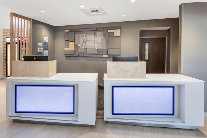 holiday inn express and suites hudson i 94 an ihg hotel