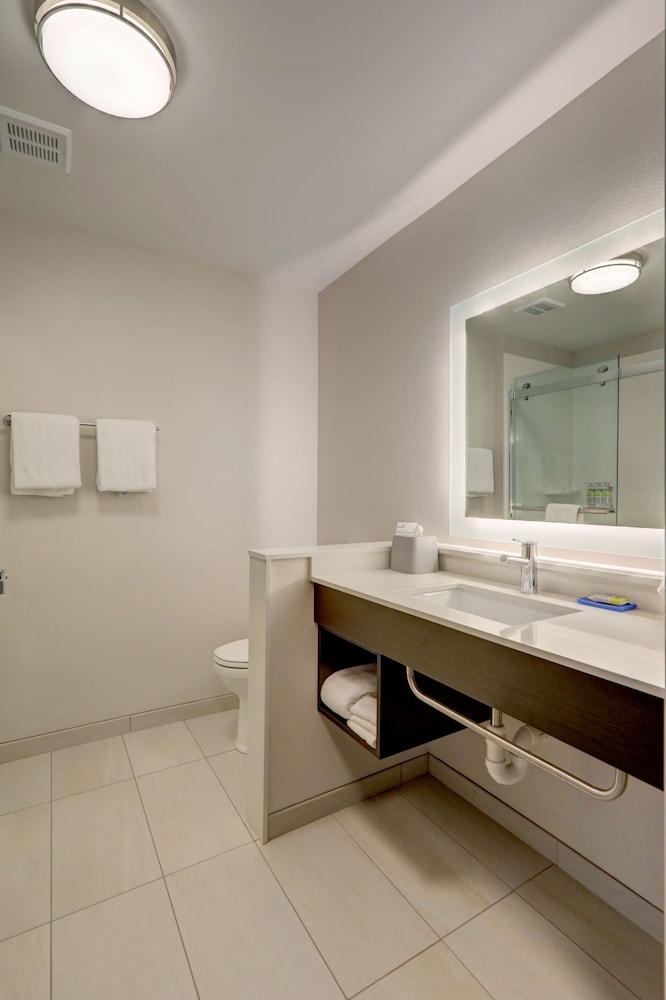 holiday inn express and suites auburn downtown an ihg hotel