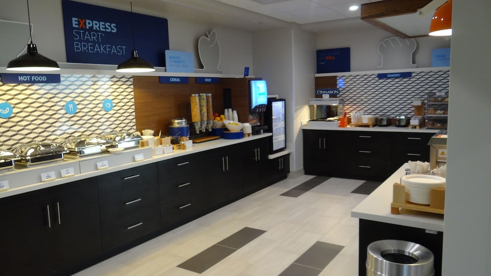 holiday inn express and suites auburn downtown an ihg hotel