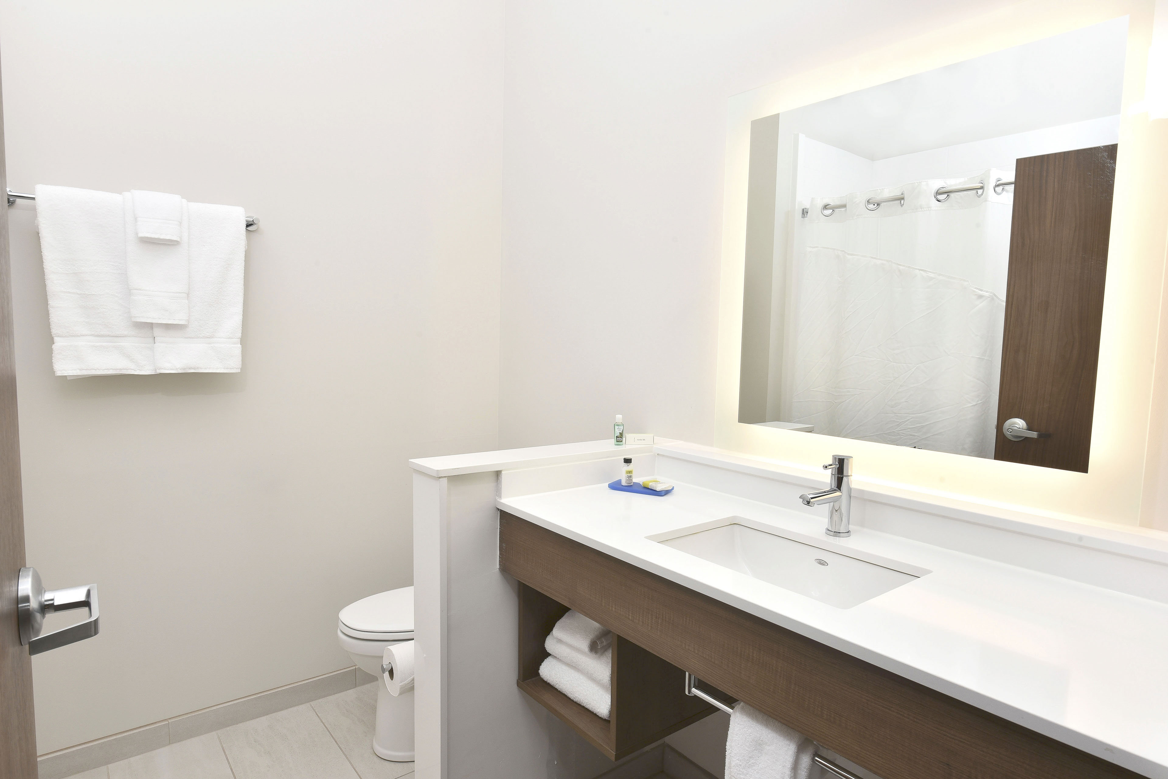 holiday inn express and suites madisonville an ihg hotel