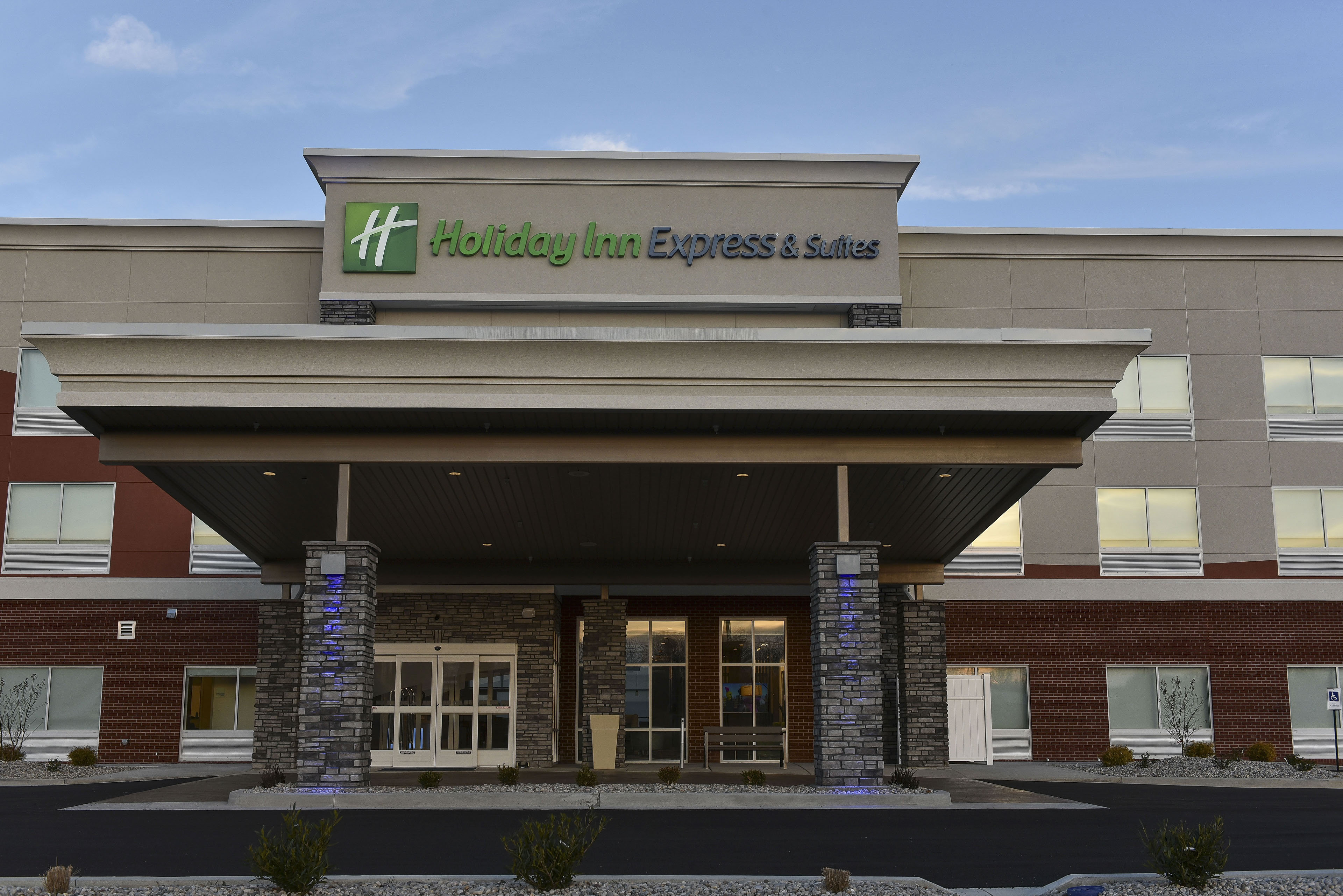 holiday inn express and suites madisonville an ihg hotel