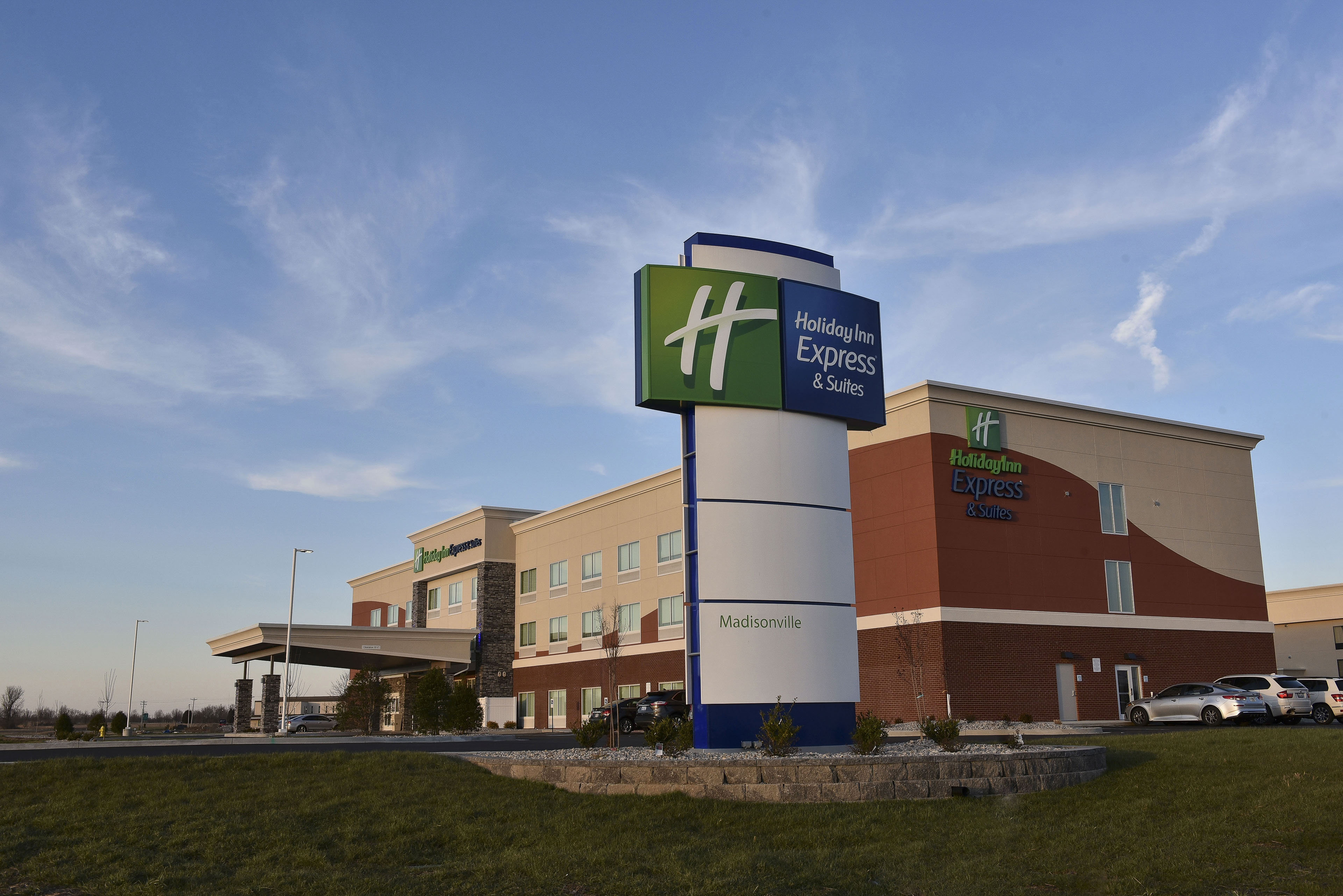 holiday inn express and suites madisonville an ihg hotel