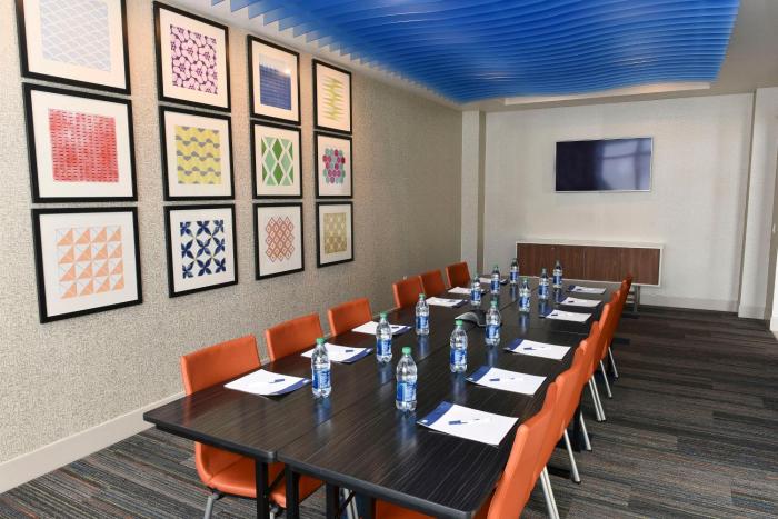 holiday inn express and suites madisonville an ihg hotel