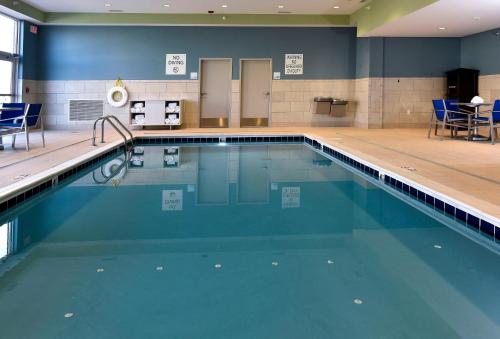 holiday inn express and suites madisonville an ihg hotel