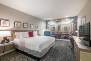 hilton garden inn wichita downtown