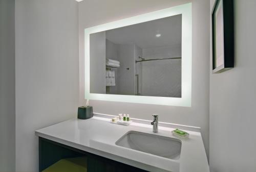 holiday inn grand rapids north walker an ihg hotel