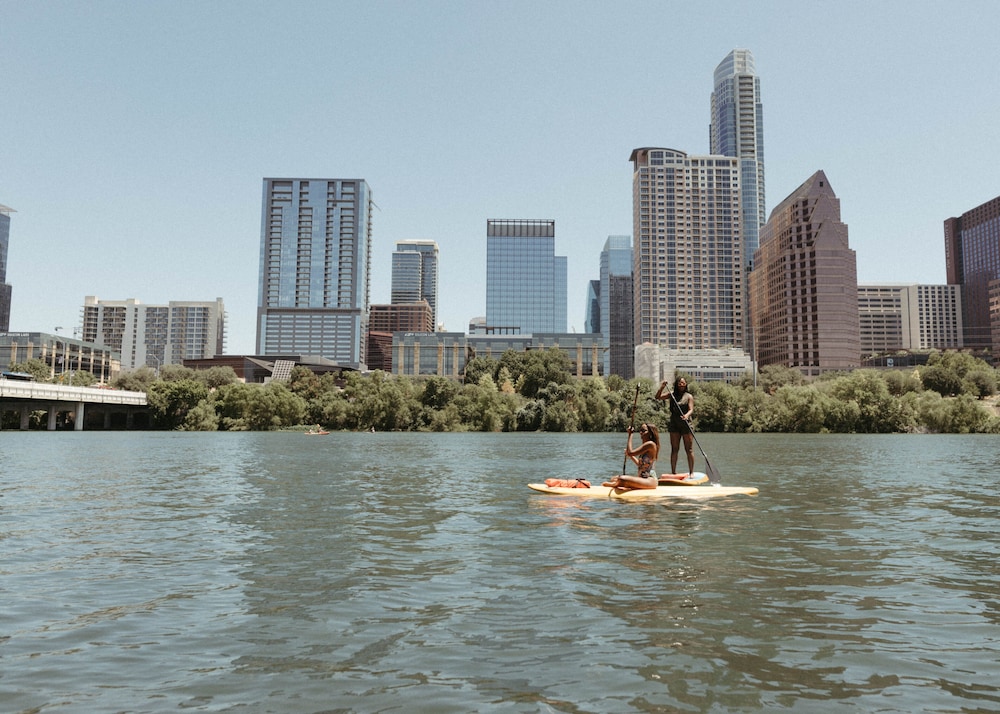 ac hotel austin university