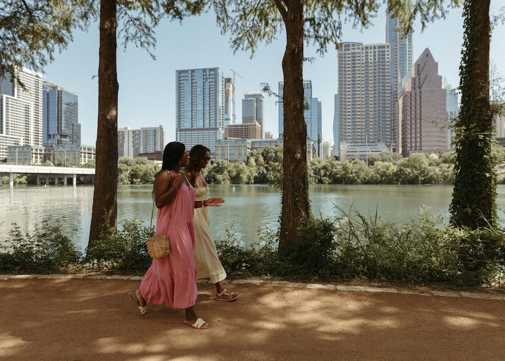 ac hotel austin university