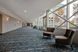 embassy suites by hilton rockford riverfront