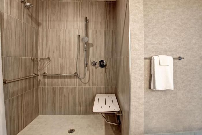 embassy suites by hilton rockford riverfront