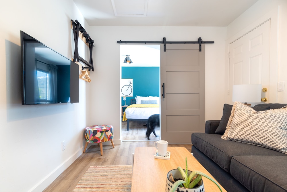 spoke and vine motel