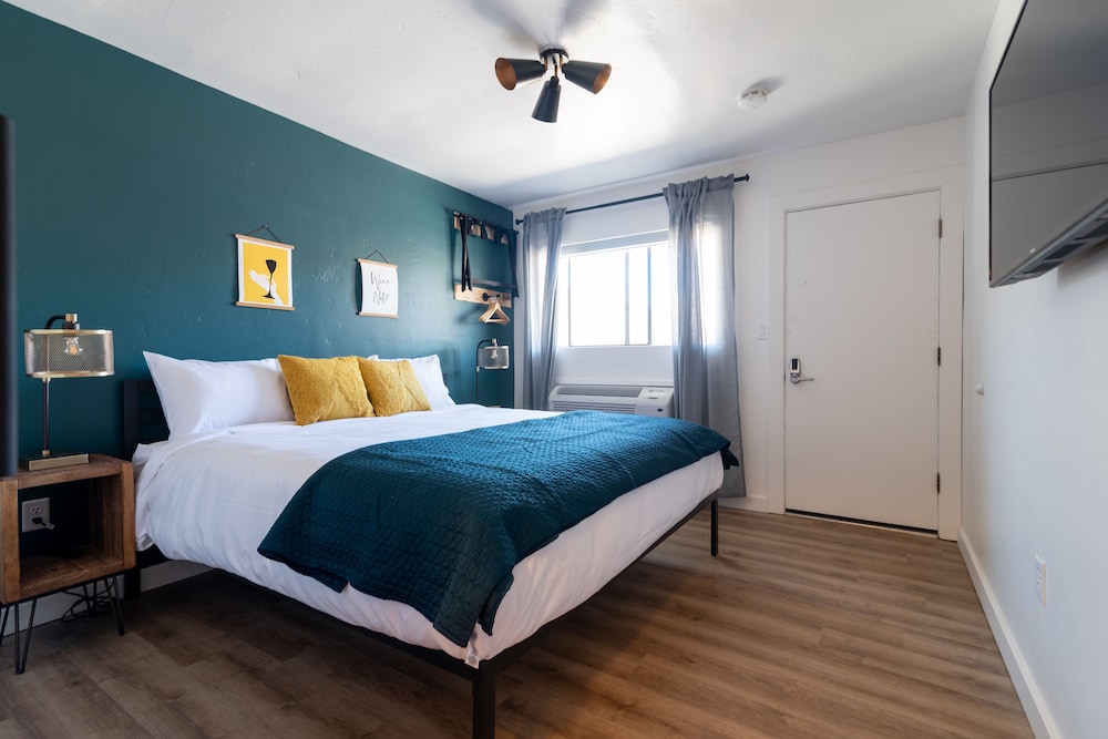 spoke and vine motel