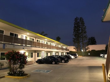 exclusivo inn and suites