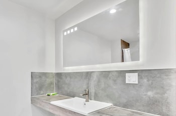 exclusivo inn and suites