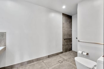 exclusivo inn and suites