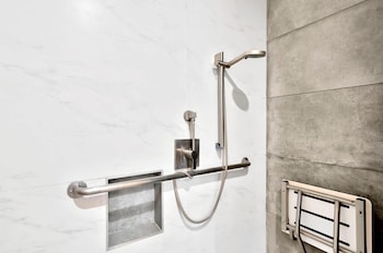 exclusivo inn and suites