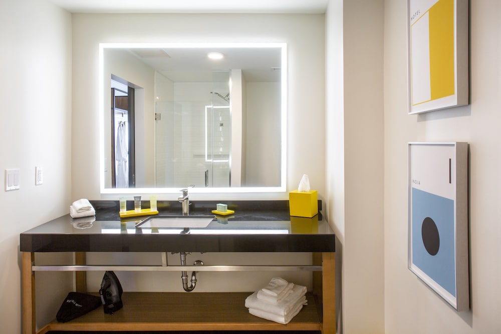 hotel indigo everett waterfront place an ihg hotel