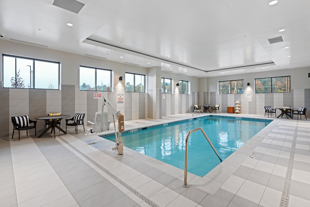 hotel indigo everett waterfront place an ihg hotel