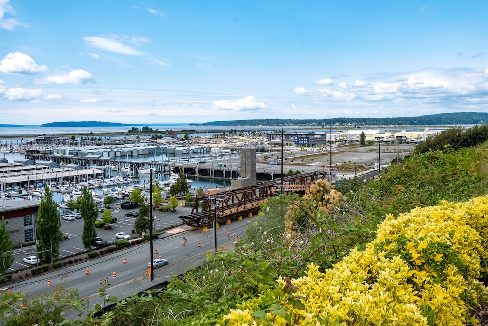 hotel indigo everett waterfront place an ihg hotel