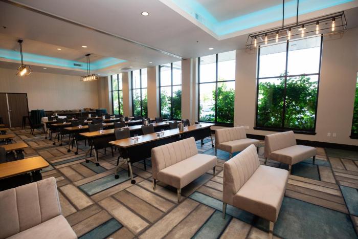 hotel indigo everett waterfront place an ihg hotel