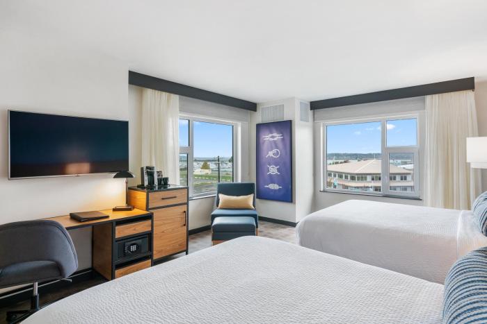 hotel indigo everett waterfront place an ihg hotel