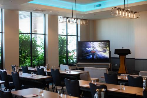 hotel indigo everett waterfront place an ihg hotel