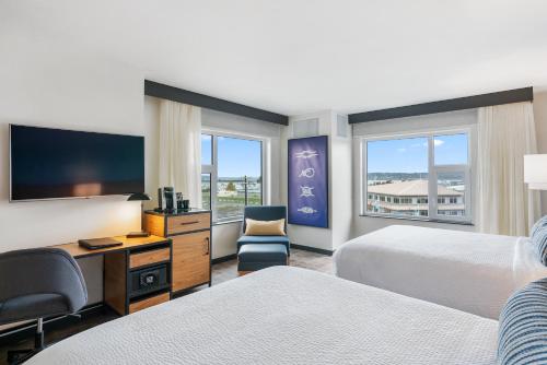hotel indigo everett waterfront place an ihg hotel