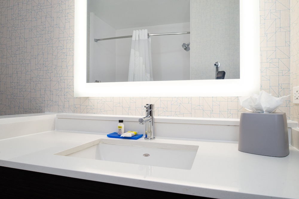 hol inn exp and suites romeoville joliet north