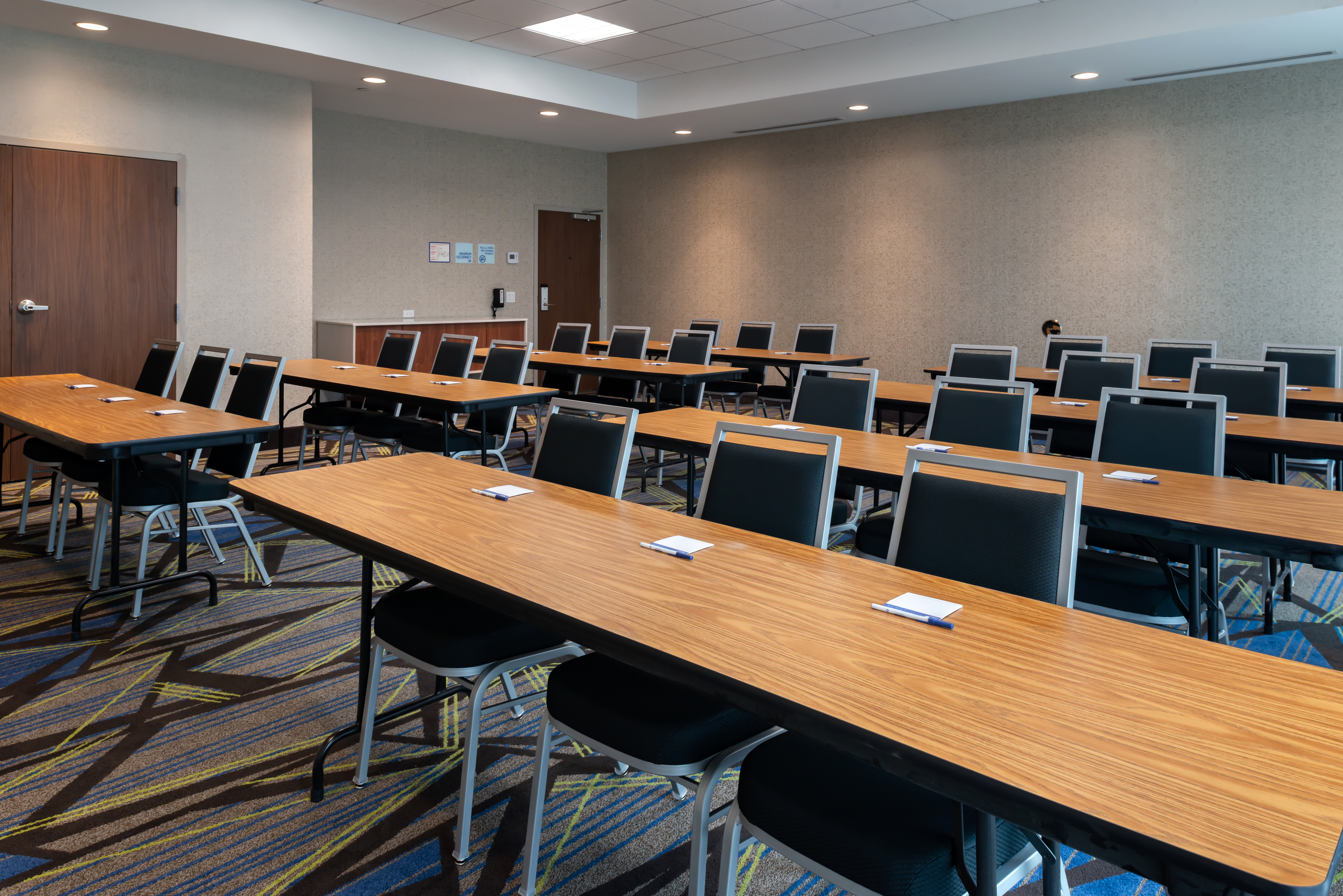 hol inn exp and suites romeoville joliet north