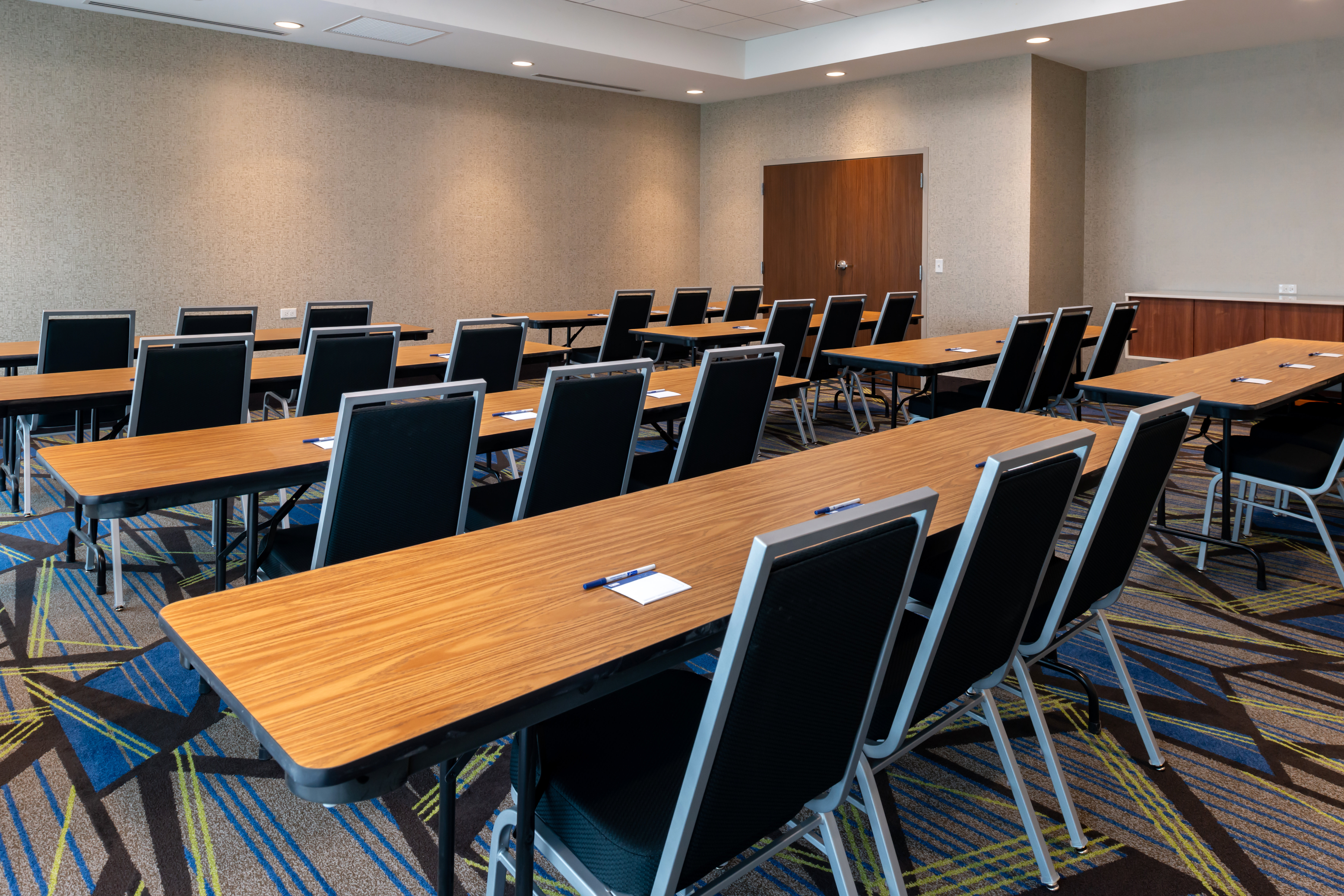 hol inn exp and suites romeoville joliet north