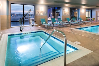 Hol. Inn Exp. And Suites Romeoville Joliet North,Romeoville>>Chicago,2.5 star