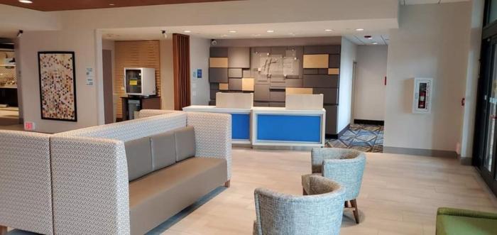 hol inn exp and suites romeoville joliet north