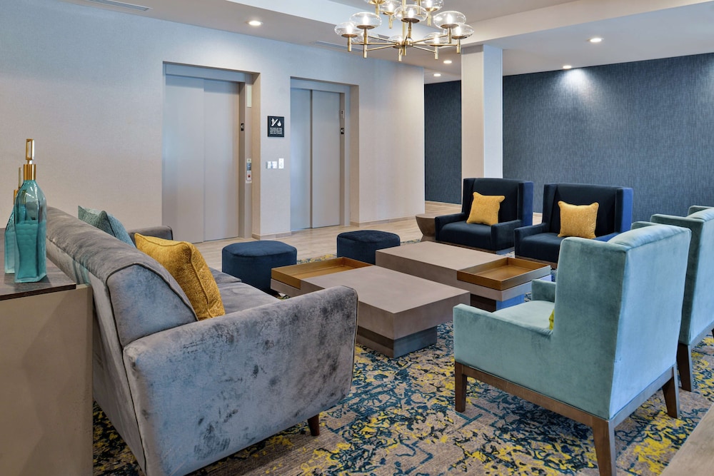 hampton inn cedar falls downtown