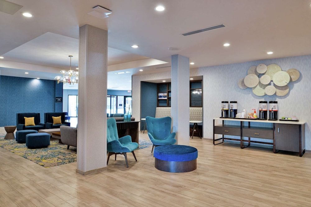 hampton inn cedar falls downtown