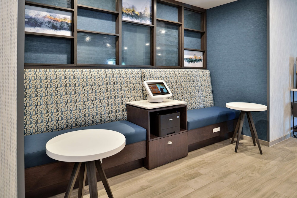 hampton inn cedar falls downtown