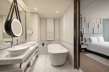 Crowne Plaza Shenzhen Nanshan, An Ihg Hotel,Shenzhen>>Nanshan,3 star