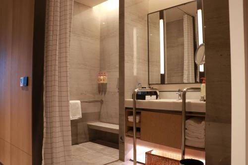crowne plaza shenzhen nanshan an ihg hotel