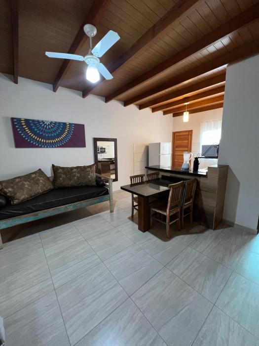 velinn pousada iguana azul