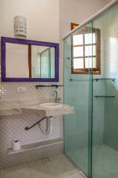 velinn pousada iguana azul