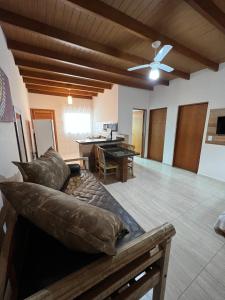 velinn pousada iguana azul