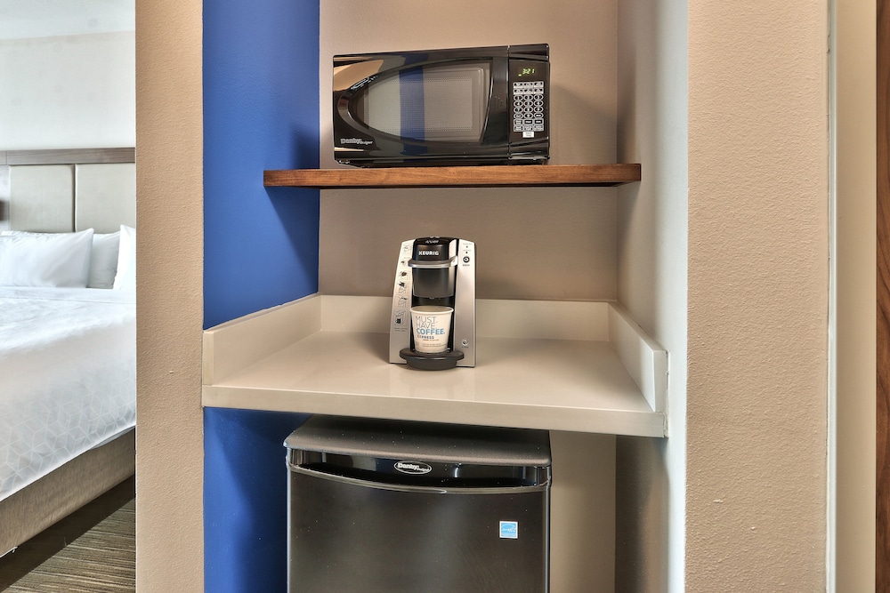 holiday inn express and suites albuquerque east an ihg hotel