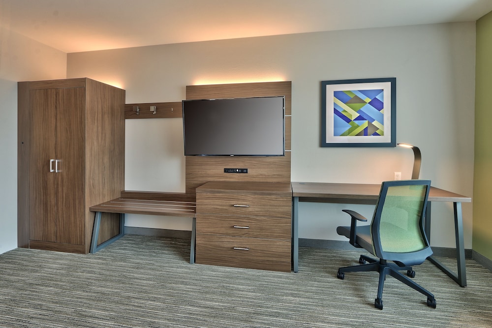 holiday inn express and suites albuquerque east an ihg hotel