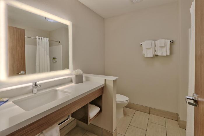 holiday inn express and suites albuquerque east an ihg hotel