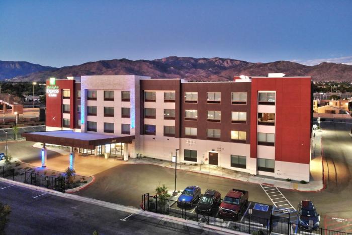 holiday inn express and suites albuquerque east an ihg hotel