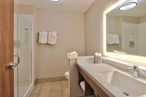 holiday inn express and suites albuquerque east an ihg hotel