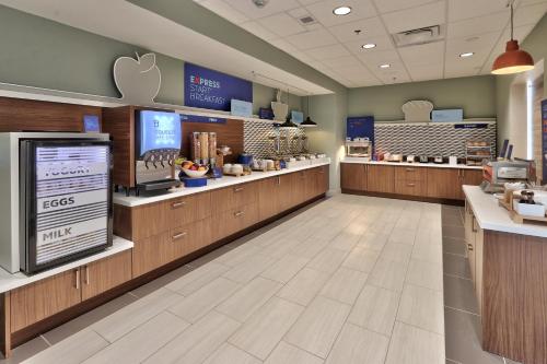 holiday inn express and suites albuquerque east an ihg hotel