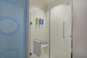 tru by hilton fort worth fossil creek