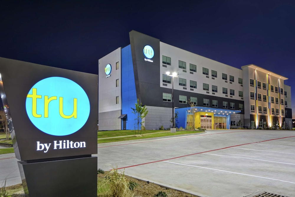 tru by hilton fort worth fossil creek