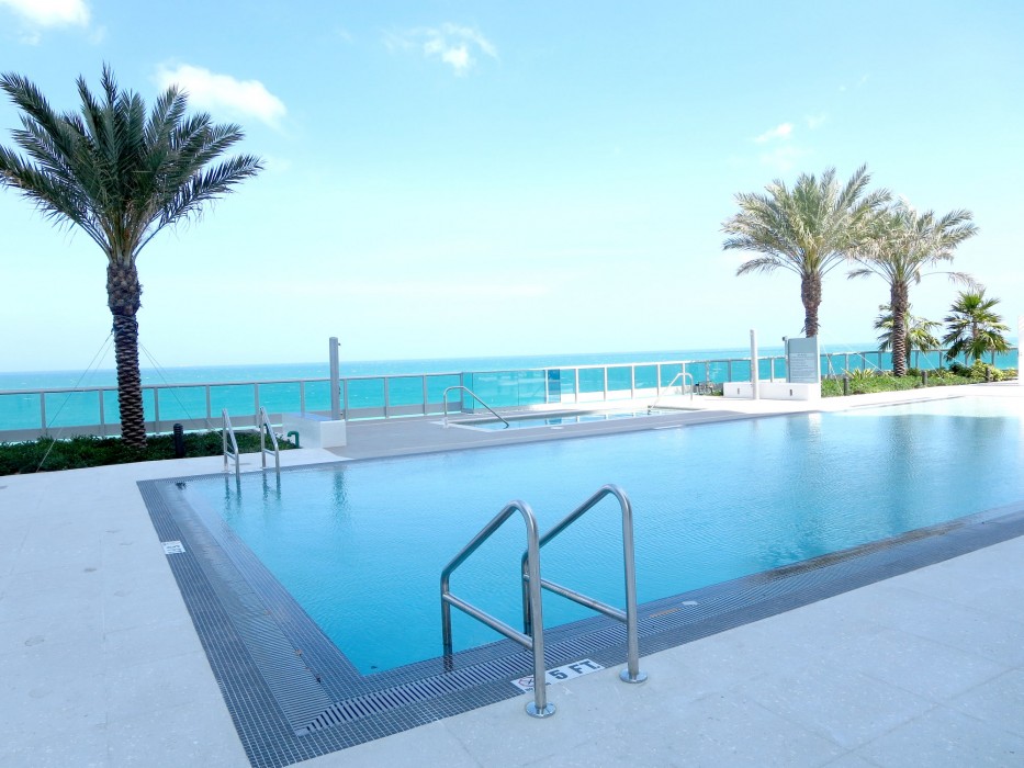 Monte Carlo Miami Beach Condo By Global Luxury Suites,In Miami Beach (North Beach),4 star