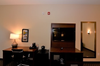 comfort inn and suites